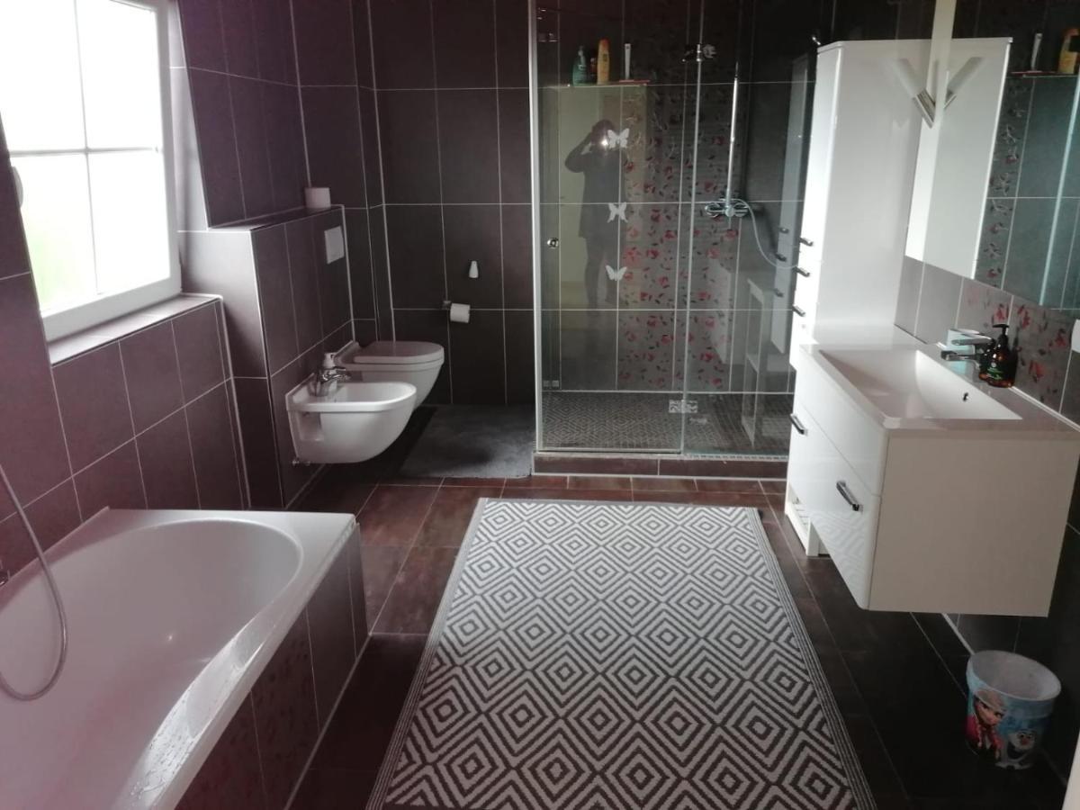 Grosses 4 Zimmer Apartment Naehe Messe Hannover Esterno foto